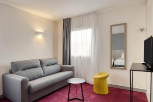 Hotels Sure Hotel by Best Western Les Portes de Montauban : Chambre Familiale avec Canapé-Lit - Non-Fumeurs