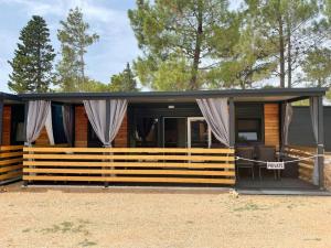 D&I mobile home - 3hvězdičkové hotely ve městě Privlaka
