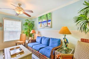 Near Port Aransas Beach Condo with Pool Access