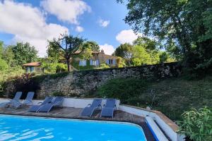 Maisons de vacances Idyllic farmhouse in woods - private heated pool : photos des chambres