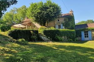 Maisons de vacances Idyllic farmhouse in woods - private heated pool : photos des chambres