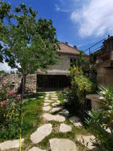 Maisons de vacances Maison au pied des collines du Luberon a Lourmarin hameau des Lointes Bastides : photos des chambres