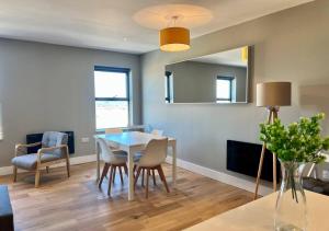 Margate Beach Front Apt With Sea Views Sleeps 4