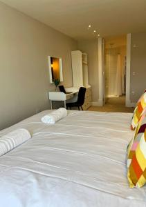 Margate Beach Front Apt With Sea Views Sleeps 4