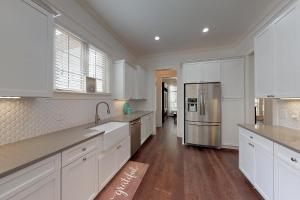 Island Time - 659 Cummings Ln