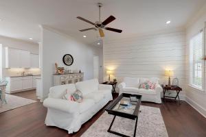 Island Time - 659 Cummings Ln