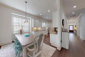 Island Time - 659 Cummings Ln