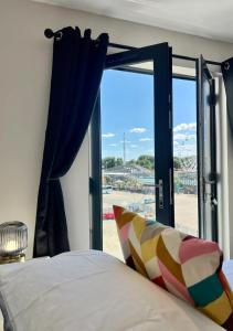 Margate Main Sands Sea views Central Location Sleeps 4
