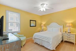 Beachcomber, Unit 302