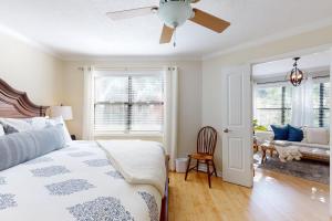 Harbour Oaks, Unit 211