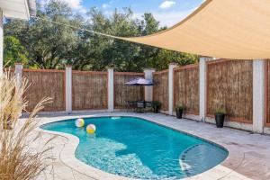 Everlasting Moon - 1204 George Lotson Avenue