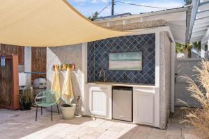 Everlasting Moon - 1204 George Lotson Avenue