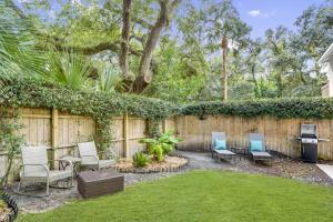 Sunny Dayz - 4 bedrooms 1122 & 1124 Park