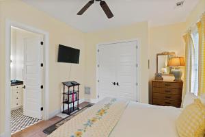 Shore am Happy - 4209 Eighth Street