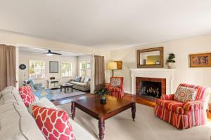 Lega-Sea 4210 Tenth Street East