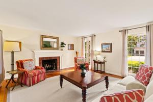 Lega-Sea 4210 Tenth Street East