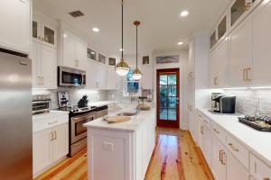 Coastal Comfort - 108 Fish Fever Lane
