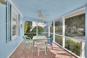 Happy Cottage - 504 Sea Breeze Dr