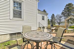 Modern Sturgeon Bay Home by Potawatomi State Park!