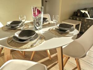 Cozy apartment with sea view