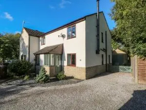 6 Hunters Green Close - Whaley Bridge