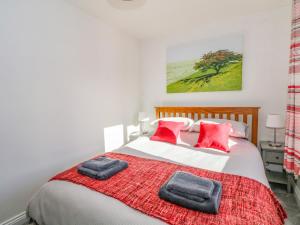 6 Hunters Green Close