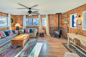 Near Fool Hollow Lake and Trails Family Cabin