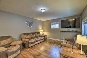 Mullens Cabin with Gas Grill and Mountain Views! - Mullens