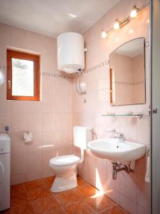 Seaside house for families with children Cove Kruseva, Hvar - 12459