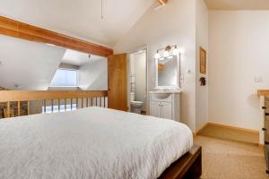 POWDER POINTE 303B condo