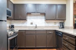 PARK STATION 111 condo