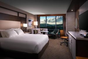 Deluxe Room with King Bed - Non Smoking room in Seneca Allegany Resort & Casino