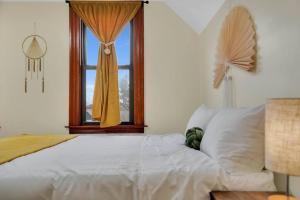 Golden Gem in Heart of East Rock Quiet 3BR Near DT and Yale