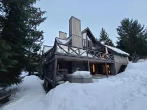 Luxury Ski-in / Ski-out home on Blackcomb - Pemberton
