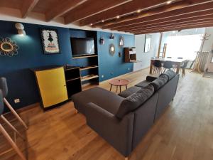 Ancien magasin type loft 145 m2 centre ville