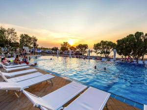 Mobile Homes in Camping Omisalj, island Krk, with swimmingpool