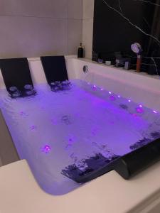 Apartament z jacuzzi