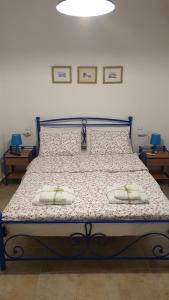 THE HOWARD PLACE - ENTIR HOME WITH A SEA VIEW FOR 5 GUESTs