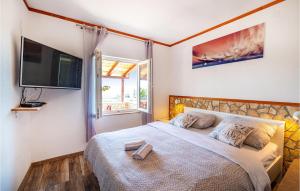 Lovely Home In Donji Zemunik