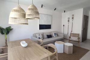 Piso reformado de diseño cterraza. Playa el Ancla