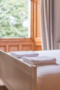 Beautiful 2 Bed 2 Bath Flat overlooking Meadows Park