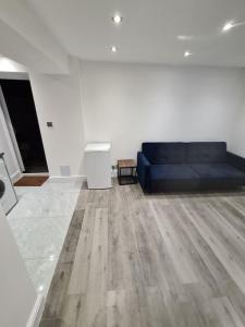 Stunning One BedRoom with HotTub-Garden-Free Parking