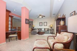 Lawson Rock - Seahorse 105 condo