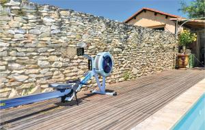 2 Bedroom Beautiful Home In Tavel