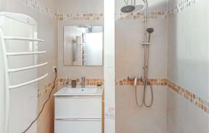 Maisons de vacances 2 Bedroom Beautiful Home In Tavel : photos des chambres
