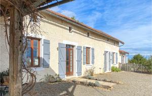 Maisons de vacances Cozy Home In Monfaucon With Wifi : photos des chambres