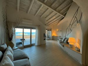 SAN TEODORO PUNTA EST FANTASTICO TRILOCALE VISTA MARE