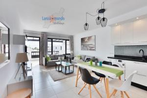 Casa Patty, piscinas climatizadas, primera linea