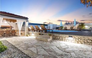 Awesome Home In Vrsi With Wifi