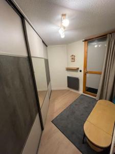 Appartements Le Chalerick - triplex renove 6 a 8 personnes - hyper centre Valmeinier 1800 - ski aux pieds : photos des chambres